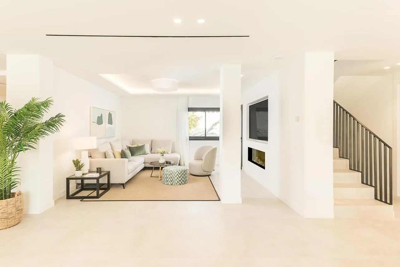 Homeclub Villa Con Piscina Privada En Guadalmar マラガ アパート